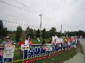 Pro-Kerry protesters