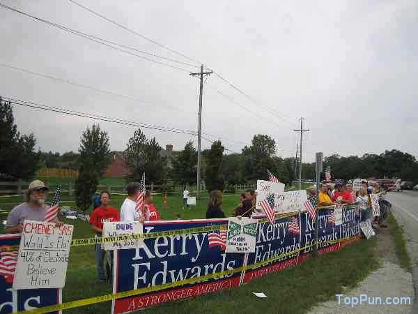 pro-Kerry protesters